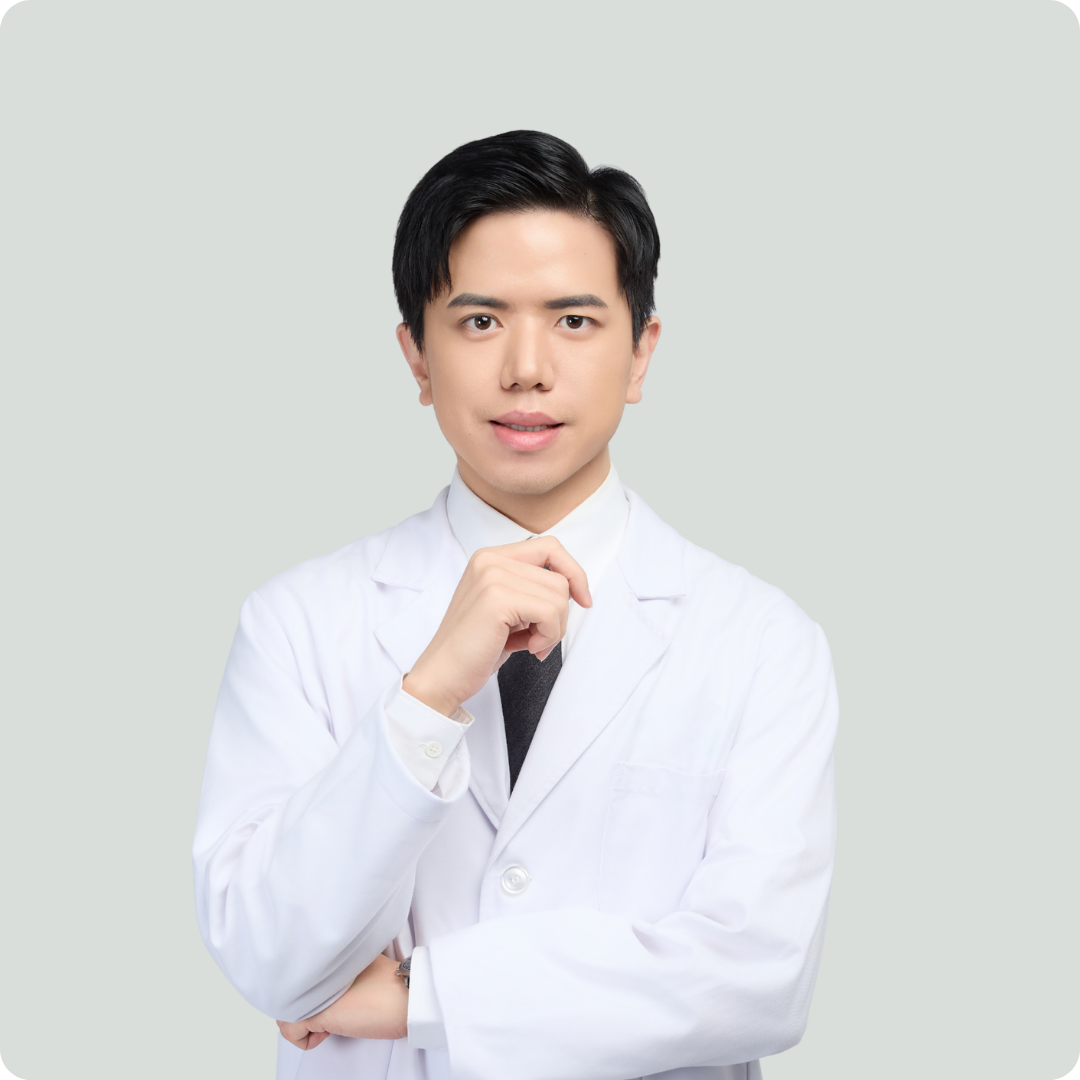 廖啟佑醫師｜台灣乳房外科專科，平胸手術主刀｜妍回美學診所